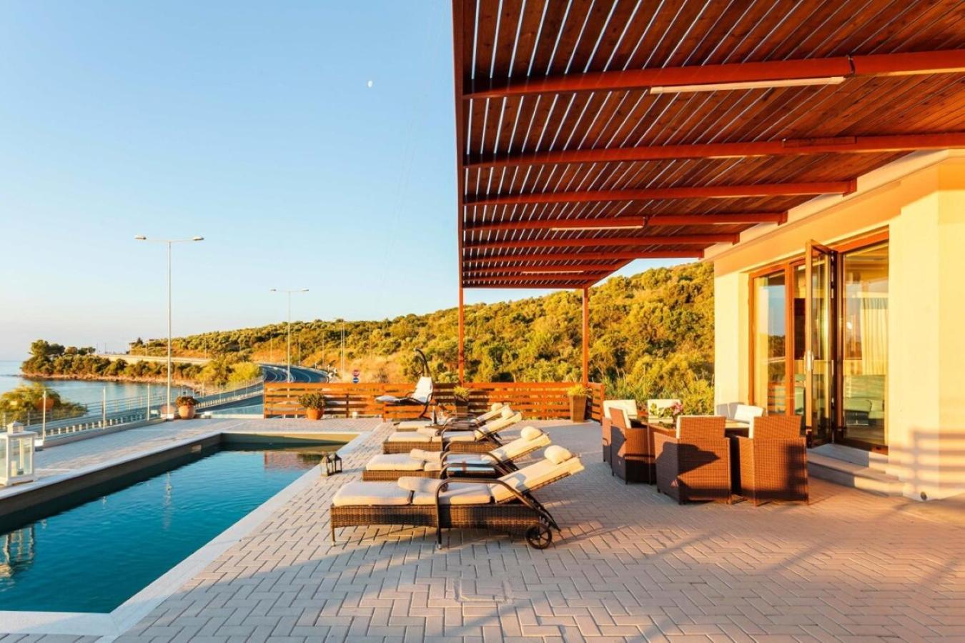 Seaside Summer Bliss - Aurora Luxury Pool Paradise Petalídhion Buitenkant foto