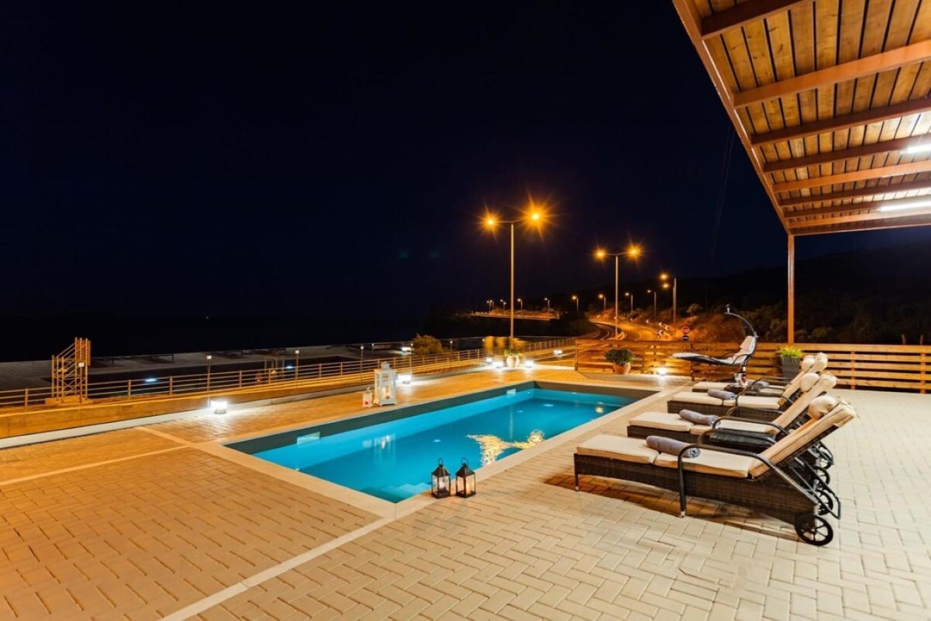 Seaside Summer Bliss - Aurora Luxury Pool Paradise Petalídhion Buitenkant foto