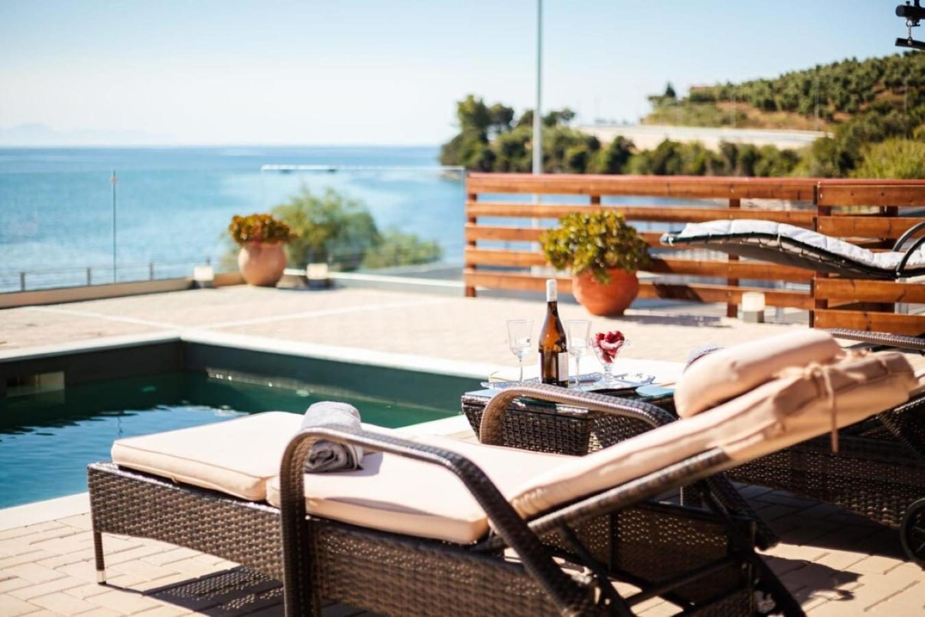 Seaside Summer Bliss - Aurora Luxury Pool Paradise Petalídhion Buitenkant foto