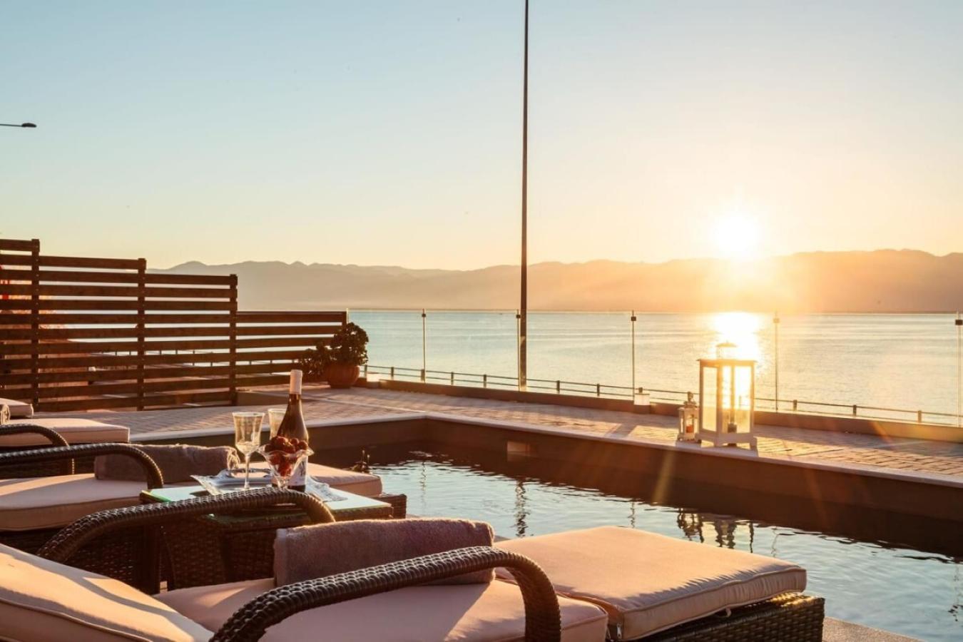 Seaside Summer Bliss - Aurora Luxury Pool Paradise Petalídhion Buitenkant foto